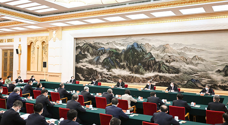 　　1月16日，中共中央總書記、國(guó)家主席、中央軍委主席習近平在(zài)北京人(rén)民大(dà)會堂同黨外人(rén)士座談并共迎新春。汪洋、王滬甯、丁薛祥等出(chū)席。