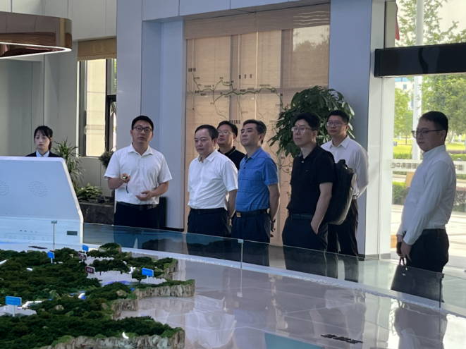 省科技廳黃舒副廳長一(yī / yì ／yí)行來(lái)南考察調研